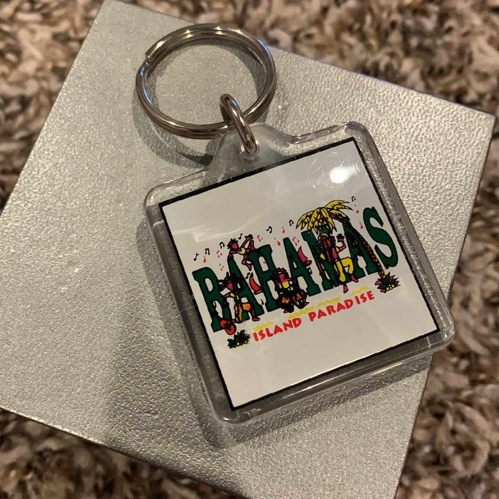 Bahamas Keychain - Picture 1 of 2